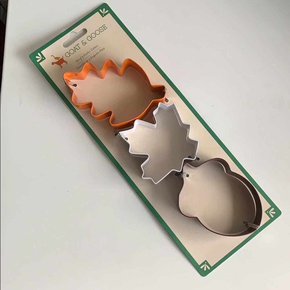 NEW! Cookie Cutters, Leaves & Acorn, NWT - Picture 3 of 6